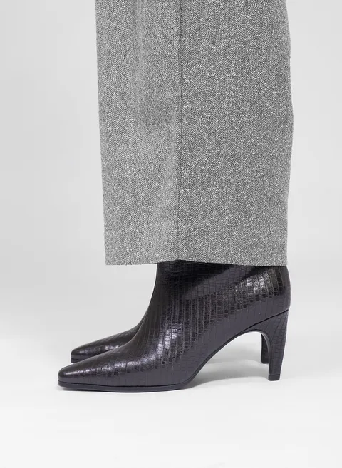Ботильоны в угольном цвете из фактурной кожи Twofeet фото 5